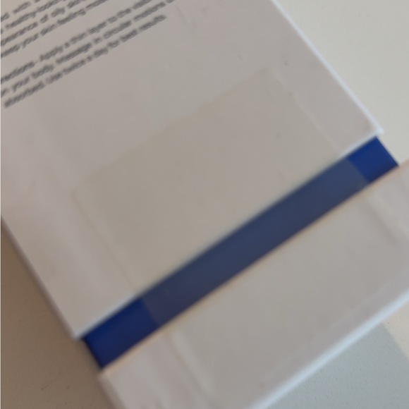 MAËLYS RE-SET Balancing Body Serum - Picture 2 of 5